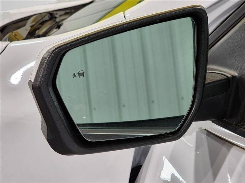 Used 2022 Chevrolet Equinox LT w/ Driver Convenience Package FWD image 36