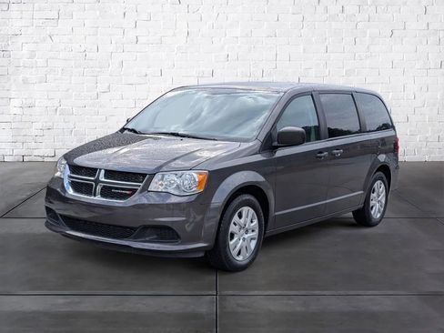 Used 2019 Dodge Grand Caravan SE image 5