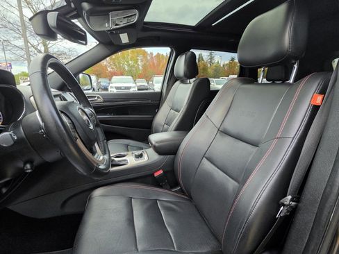 Used 2016 Jeep Grand Cherokee Limited 75th Anniversary AWD/4WD image 17