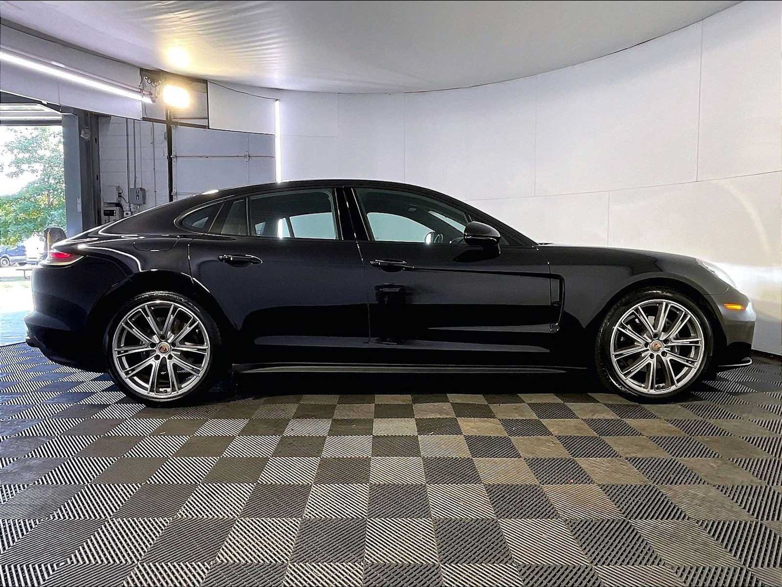 Certified 2023 Porsche Panamera 4 AWD/4WD image 8