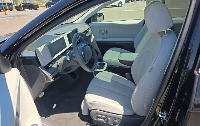 Used 2023 Hyundai Ioniq 5 Limited w/ Cargo Package AWD/4WD image 6
