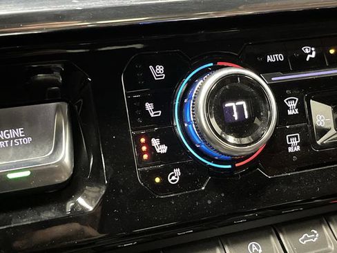 Used 2024 GMC Sierra 1500 Denali Ultimate image 8