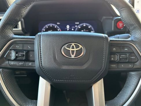 Used 2024 Toyota Tacoma TRD Off-Road image 25