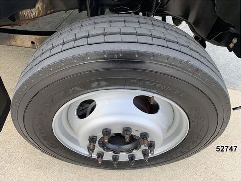 Used 2017 Ford F550 2WD Crew Cab Super Duty image 18