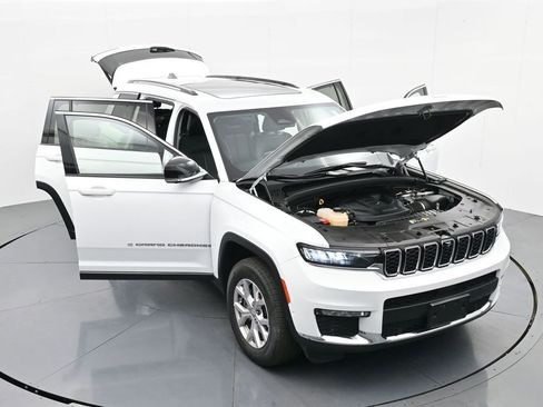 Used 2022 Jeep Grand Cherokee L Limited w/ Luxury Tech Group II image 41