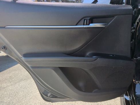 Used 2020 Toyota Camry SE AWD/4WD image 25