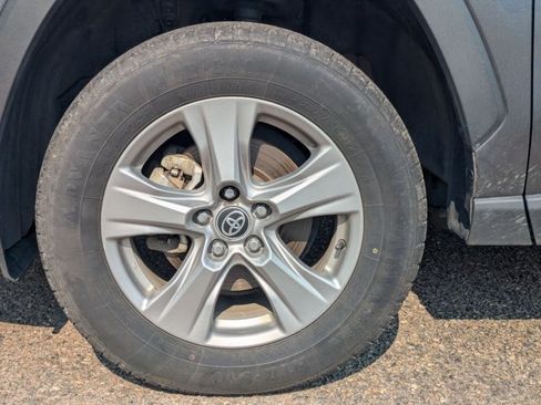 Used 2024 Toyota RAV4 LE AWD/4WD image 18