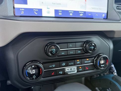 Used 2024 Ford Bronco Wildtrak AWD/4WD image 18