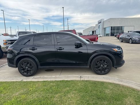 Used 2024 Honda HR-V Sport image 3