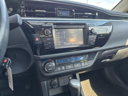 Used 2015 Toyota Corolla S FWD image 18