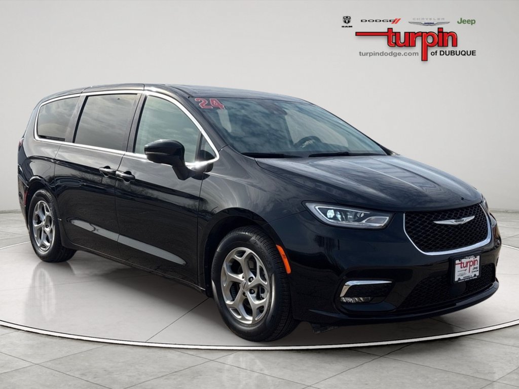 Used 2024 Chrysler Pacifica Limited w/ Trailer Tow Group FWD image 7
