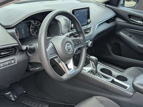 Used 2020 Nissan Altima 2.5 S FWD image 13