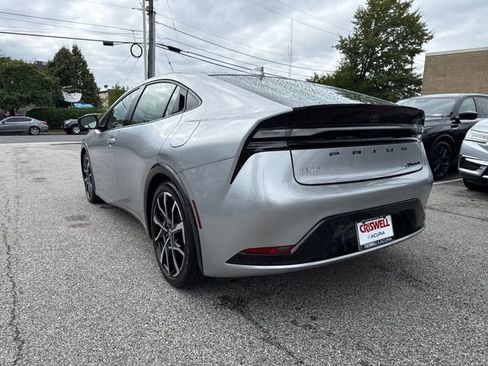 Used 2024 Toyota Prius Prime image 3