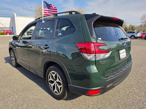 Used 2024 Subaru Forester Premium image 3
