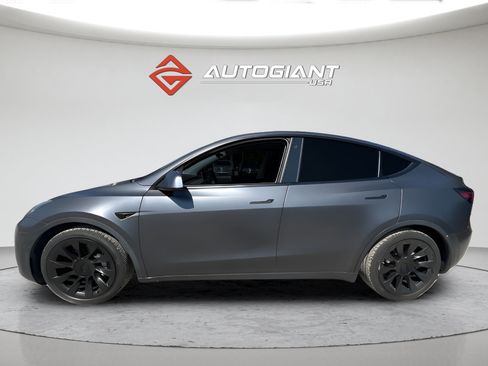 Used 2021 Tesla Model Y Long Range AWD/4WD image 3