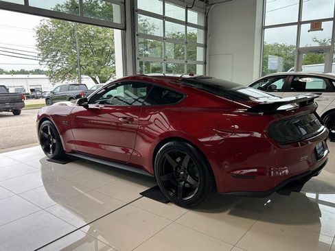 Used 2018 Ford Mustang GT Premium RWD image 11