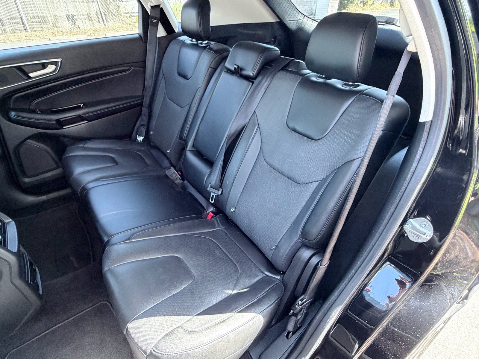 Used 2018 Ford Edge Titanium w/ Equipment Group 302A FWD image 9