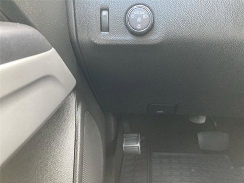 Used 2021 Chevrolet Colorado LT w/ LT Convenience Package image 16