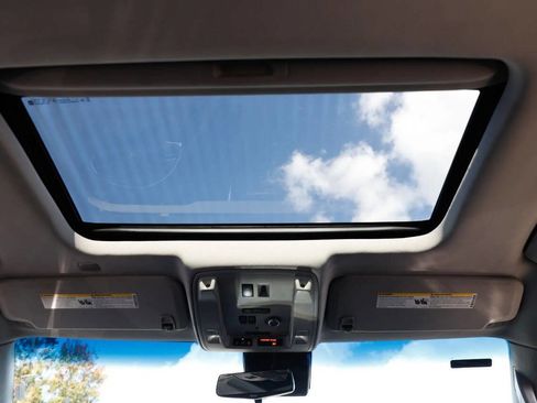 Used 2020 Cadillac Escalade ESV Luxury image 15