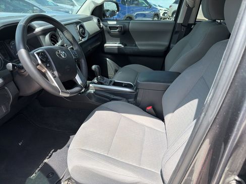 Used 2021 Toyota Tacoma SR5 w/ SR5 Appearance Package (SM) image 6