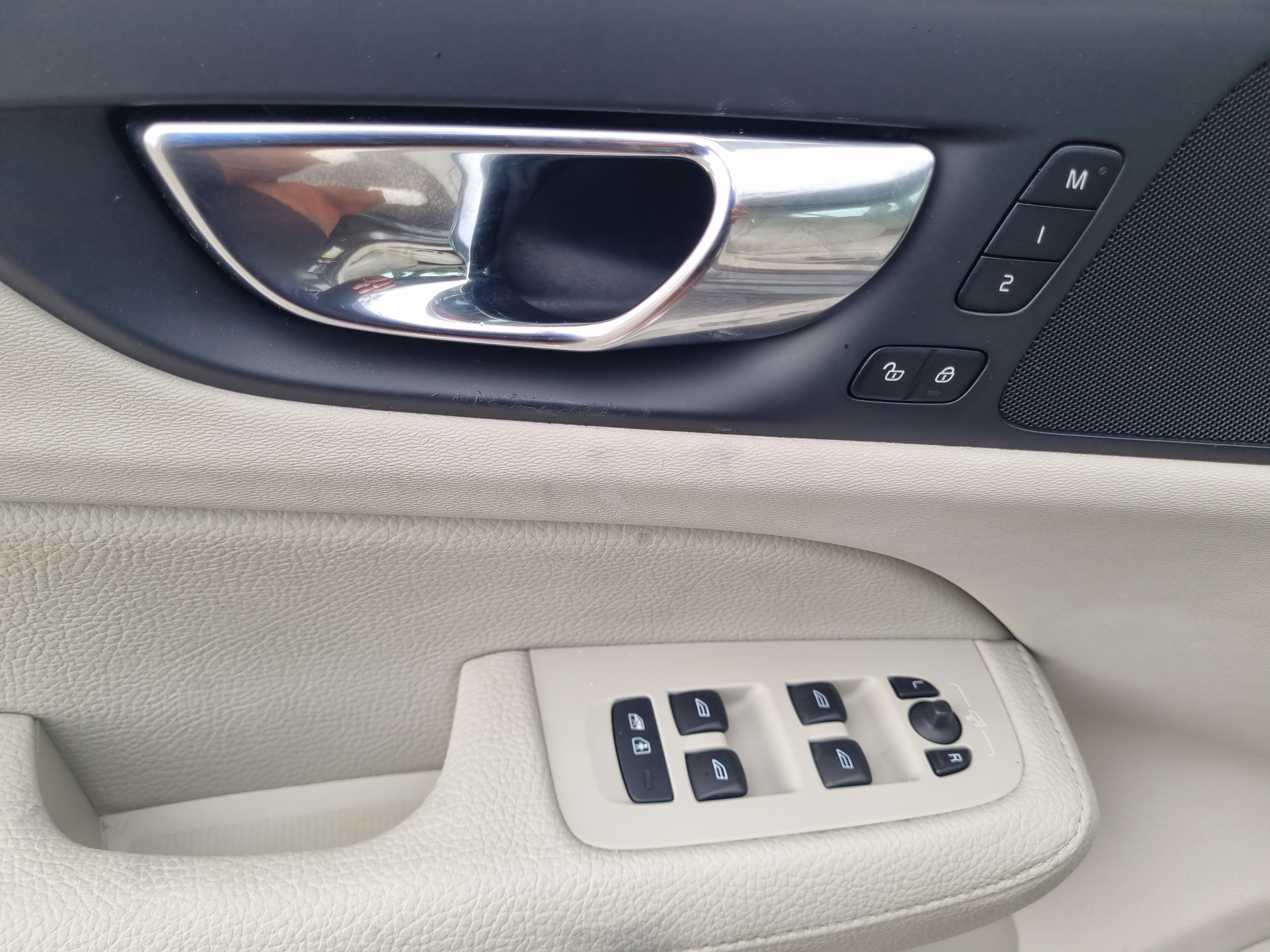 Used 2020 Volvo V60 T5 Momentum FWD image 26