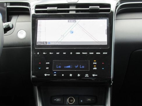 Used 2024 Hyundai Tucson Limited FWD image 15