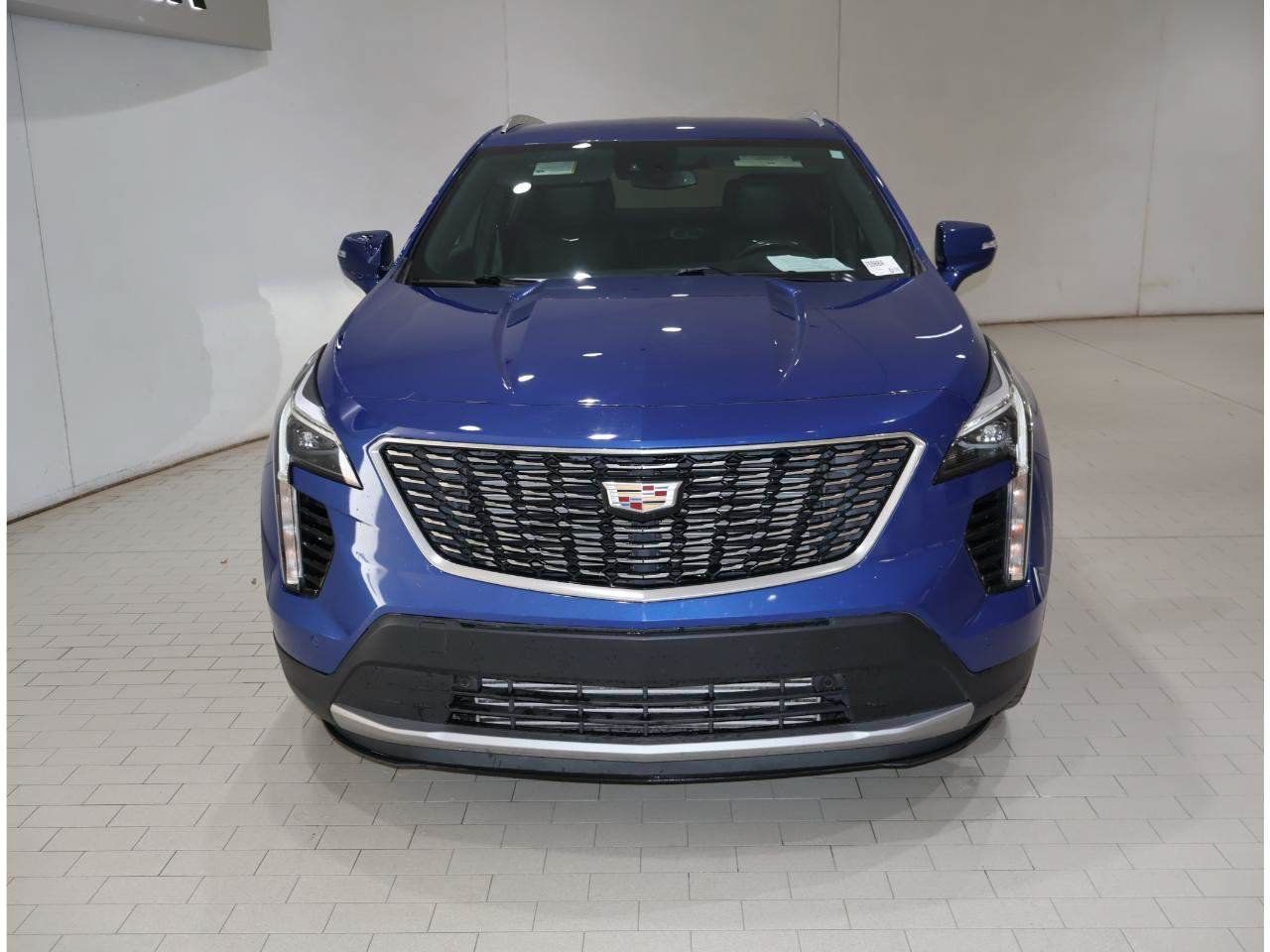 Used 2021 Cadillac XT4 Premium Luxury w/ Cold Weather Package FWD image 9