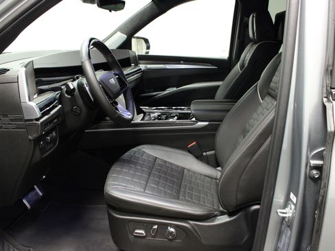 Used 2025 Cadillac Escalade V image 22