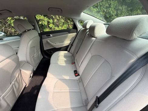 Used 2017 Hyundai Sonata SE FWD image 33