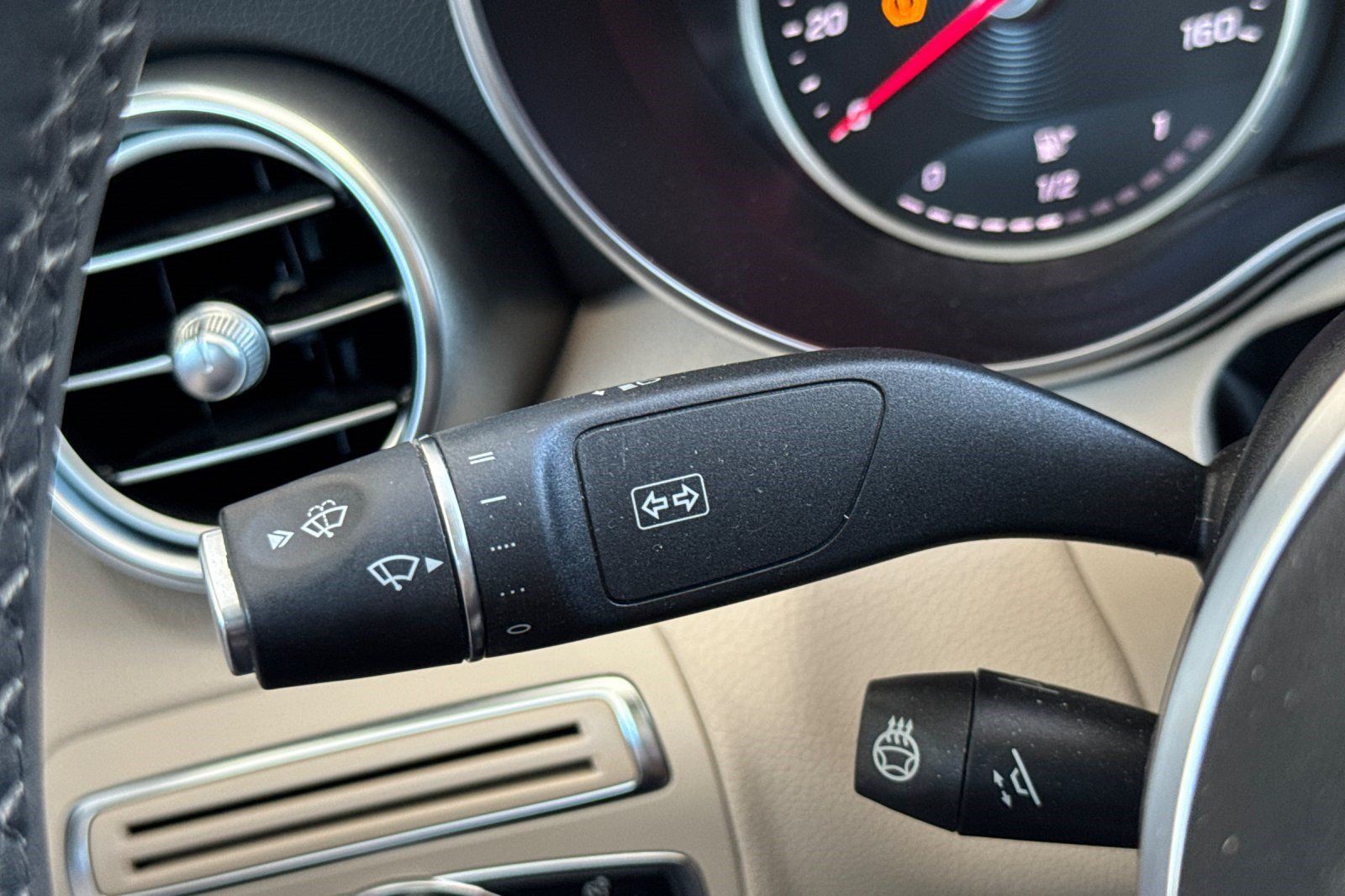 Used 2019 Mercedes-Benz C 300 4MATIC Sedan image 32