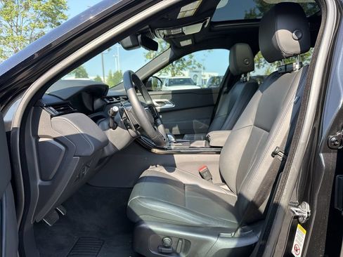 Used 2025 Land Rover Range Rover Velar Dynamic SE AWD/4WD image 3