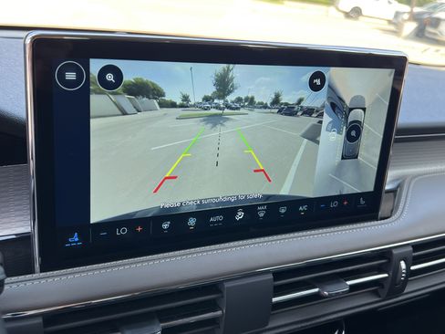 New 2025 Lincoln Corsair FWD w/ Equipment Group 101A image 18