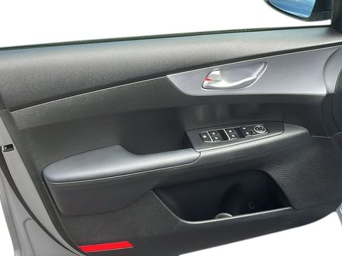 Used 2023 Kia Forte LXS image 9