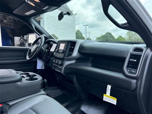 New 2024 RAM 4500 Tradesman w/ Chrome Appearance Group image 35