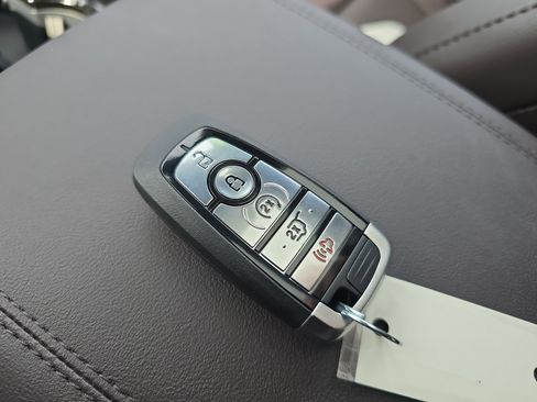 New 2026 Ford Explorer Platinum image 37