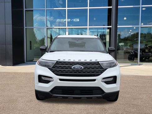 Used 2023 Ford Explorer XLT w/ Equipment Group 202A image 2