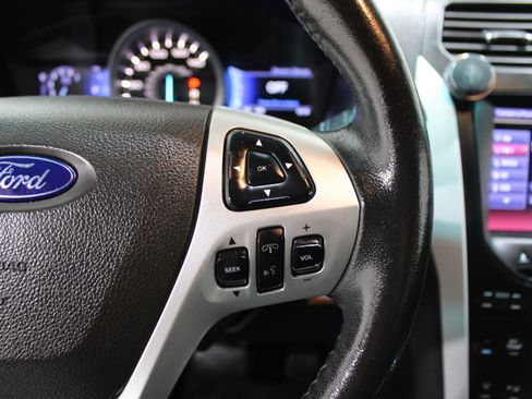 Used 2013 Ford Explorer XLT image 10