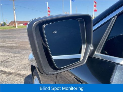 Used 2018 Chevrolet Impala Premier FWD image 17
