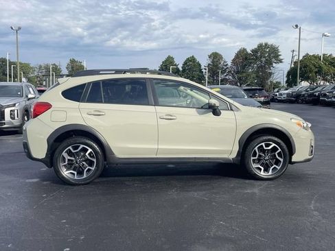 Used 2017 Subaru Crosstrek 2.0i Limited AWD/4WD image 8