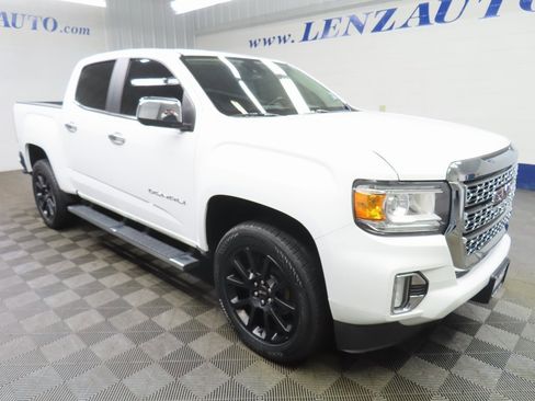 Used 2021 GMC Canyon Denali image 3