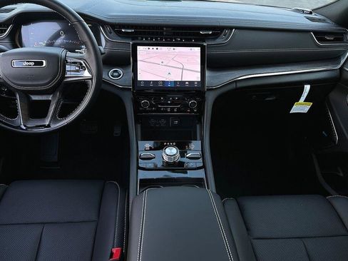 Used 2023 Jeep Grand Cherokee Overland w/ Advanced Protech Group III image 10