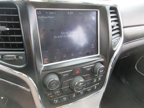 Used 2018 Jeep Grand Cherokee Summit w/ Skid Plate Group AWD/4WD image 28