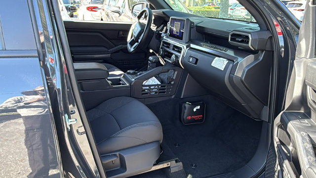 Used 2025 Toyota Tacoma SR5 AWD/4WD image 11