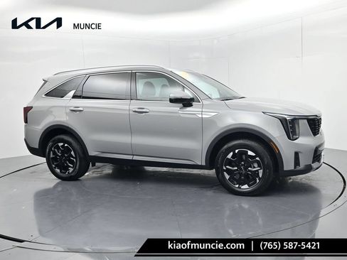 Certified 2026 Kia Sorento S AWD/4WD image 1