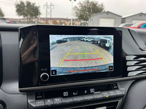 Used 2025 Toyota Camry SE image 10