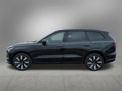 New 2025 Volvo EX90 Ultra image 3