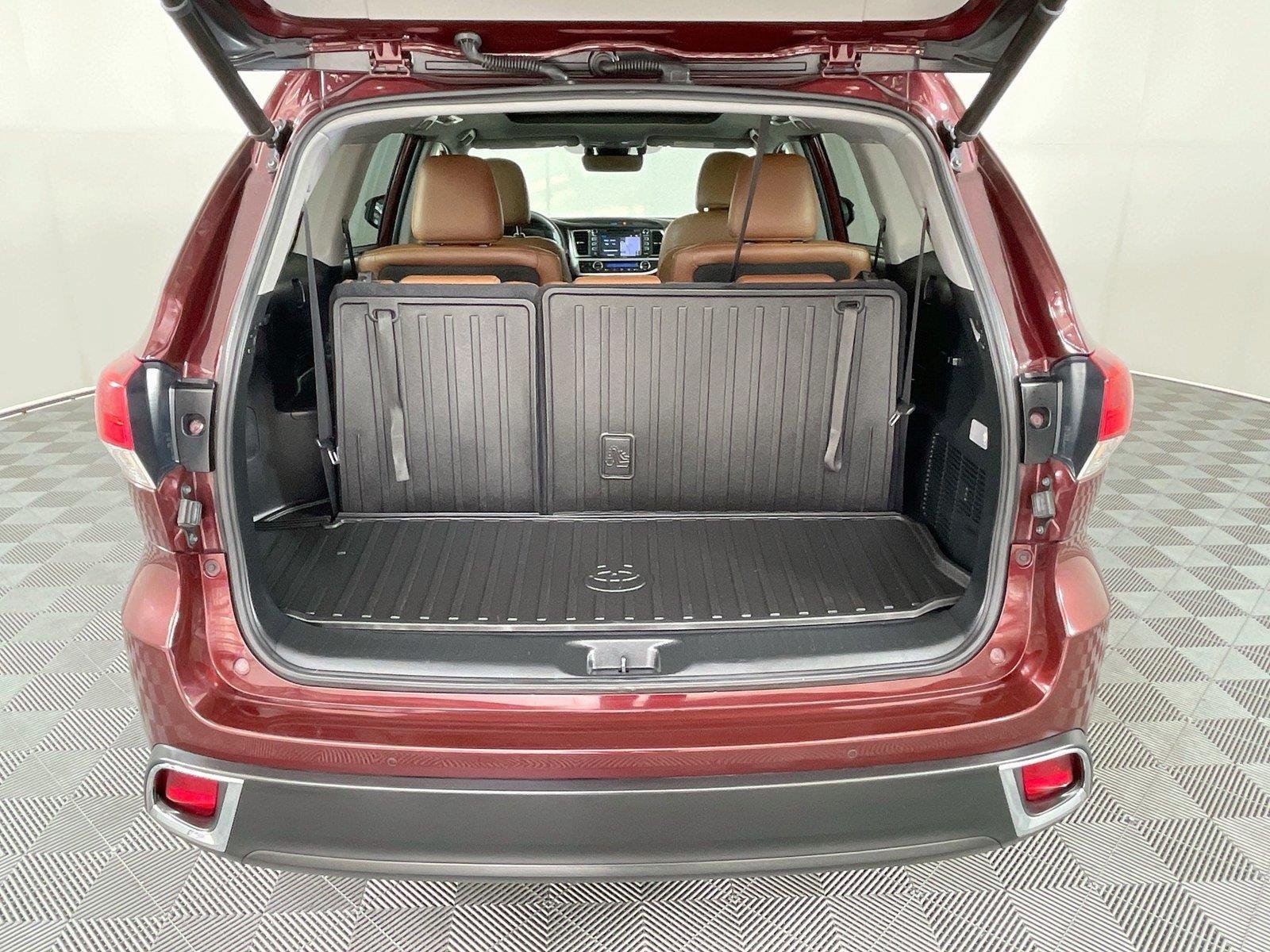 Used 2019 Toyota Highlander Limited Platinum AWD/4WD image 30