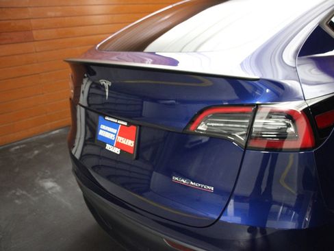 Used 2023 Tesla Model Y Performance AWD/4WD image 12