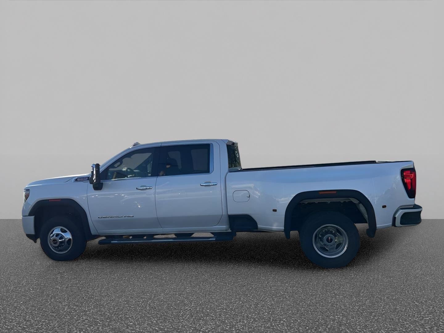 Used 2021 GMC Sierra 3500 Denali w/ Denali Ultimate Package AWD/4WD image 8