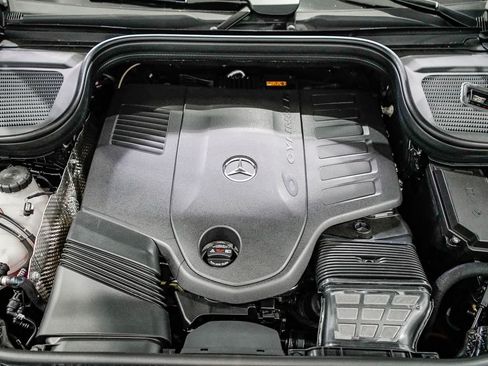 Used 2026 Mercedes-Benz GLS 450 4MATIC image 11